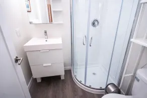 Kingfisher, Newly Renovated Suite on Ocean Inlet - Image 4