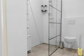 Beautiful 1BR Apartment For Long Stays - Image 2