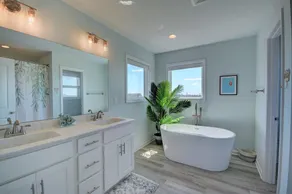 Knot Salty- Ocean View 4-bedroom for up to 11 in North Topsail Beach - Image 2