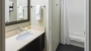 Cozy King Suite | FREE Breakfast + Laptop-friendly - Image 3