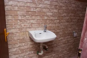 Leez Luxury Apartment - Image 4