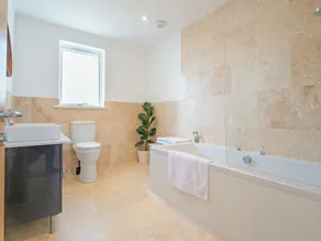 2 bedroom accommodation in Lochgilphead - Image 3