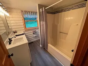 Beautiful, private log cabin with huge, relaxing screened porch - Image 4