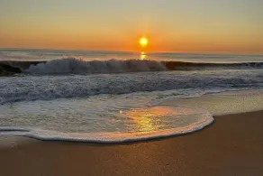 Fabulous oceanfront find in Flagler Beach w/shared pool, WiFi, central AC, W/D - Image 3