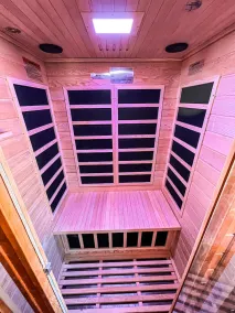 Rustic Charm: Pewaukee Lake Cabin, Sauna & Hot Tub - Image 5