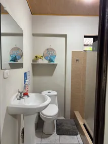 3 mins from the beach Tropical Private beach house.Close to restaurants ,stores - Image 2