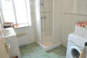 Angenehmes Steinhaus, umgeben von Wäldern und Wiesen - Image 2