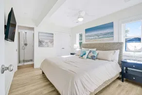 2 Tides: Spacious oceanview home in Oak Island, perfect for 13 guests! - Image 4