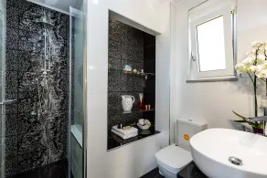 Harmony Villa - détendez-vous sur votre propre plage privée! Intimité totale! Proche des commerces! - Image 3