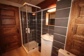 100m from ski slopes, 1st floor, view ski slopes/mountain, balcony, tv, ski locker, 31m² - Image 2