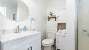 Charming Dog-Friendly Cottage Near Beach - Image 2