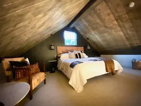 Curated abode w/ close proximity to National Parks - Image 4