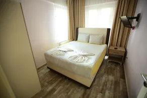 Bella Suit Studio Apartments - Image 2