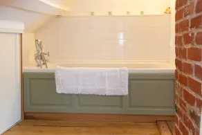Wren Cottage, a very cosy historic Coastal Cottage in a pretty little village - Image 4