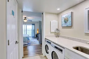 Bayshore Yacht & Tennis 806 - Image 4