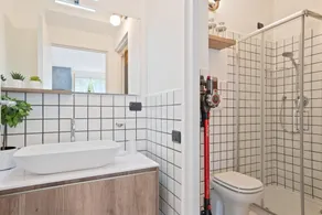 GuestHost - Cozy 35 sqm studio apartment with balcony, perfect for two people, located on the 1st floor of a building with lift (NOT suitable for the disabled). The property is located on the road connecting Como and Menaggio, a few steps from the town c - Image 2