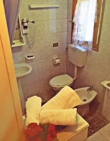 Schöne Ferienwohnung in Villa Eleonora mit Pool, PITEGLIO, PT, ITALY - Image 3