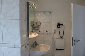 Apartamento 'Ferienwohnung Mandelblüte' com vista para a montanha e Wi-Fi - Image 2