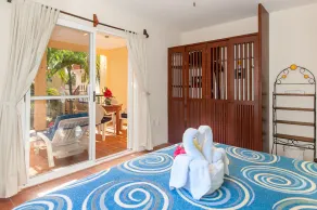Large, very popular, airy apartment with kitchen and shaded private balcony - Image 4
