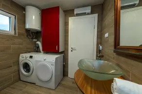 Villa Art hus med pool og en smuk udsigt over floden Mirna-dalen - Image 2