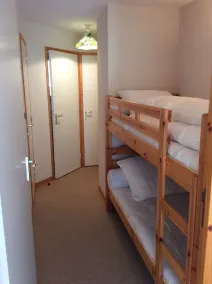 2-room apartment + south-facing balcony - Image 3