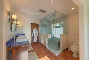 Refugio Casa - Sophisticated Spanish Villa | Jacuzzi | Wineries - Image 2
