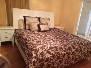 2BD, 1 BA, BUNGALOW FOR 9 GUESTS!! ENTIRE HOUSE W/ DRIVEWAY PARKING!! - Image 5