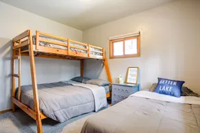 Cottage House on Little Hills Lake; Beach, Pier, Kayaks, Paddleboards & more - Image 5