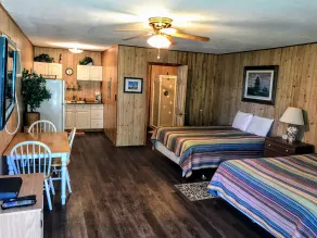 Bayshore Lodge 123 Cabin # 1 Leje Port O Connor TX - Image 3