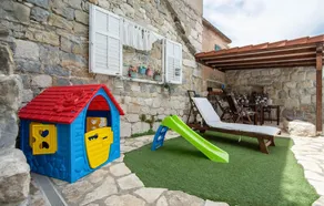 Lovely Home In Srinjine - Image 2