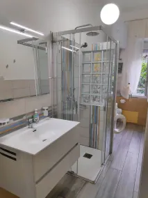 Charming Apartment with Jacuzzi Pool - Image 2