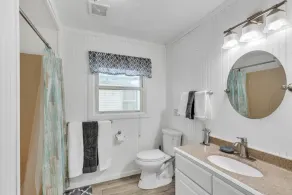 Lovely PET FRIENDLY three bedroom in desirable Urbandale Location! home - Image 5