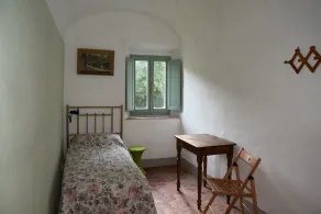 Tuscan farmhouse - Image 5