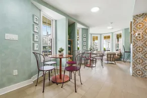 The Marilyn Inn - Image 2
