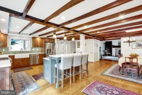 30 Acres, 3 houses, sleeps 30, 2 hot tubs and more - Image 4