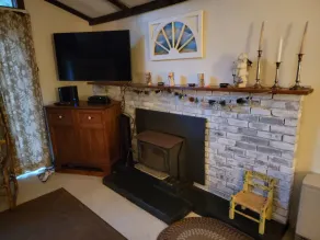 Perfect location, close to all amenities but away from the crowds! Come enjoy! - Image 2
