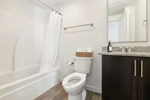 Stay in the Heart of Downtown! - Image 4