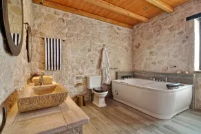 Villa Fioretta - Four Bedroom Villa, Sleeps 8 - Image 2