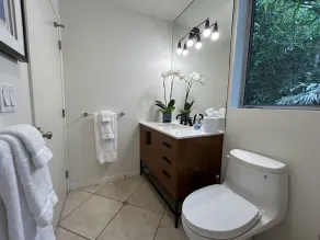 Chic Serenity in the Heart of Santa Monica - Walking Distance to the Beach - Image 4