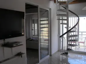 Seaview luxury apartment with two floors - Image 2