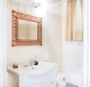 Best House, Marina Home, Athens Avenue, Patra - Image 2