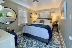 Spacious 1 Bedroom Cottage Close to Everything 2 - Image 4