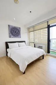 STAYLUXIA - GRAMERCY - Luxury Two Bedroom Junior Suite with 2 Balconies, FREE Amenities, Pool, Gym, Netflix - Housekeeping Available - Image 4