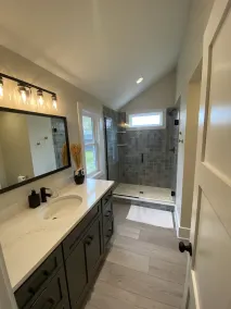 Large Family Bungalow Sleeps 14, Close to Grand Park, Newly Renovated Private  - Image 5
