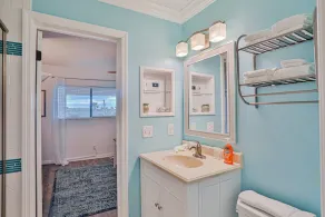 Modern oceanfront condo with two pools & private washer/dryer - Image 3