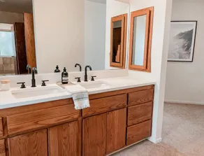 Stylish Mountaintop Treehouse 8 Min from UofO - Image 4