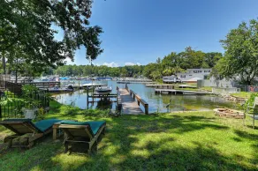 Lake Murray Paradise ~ Lake Front Upstairs Home w / Peninsula Lake Views! - Image 5