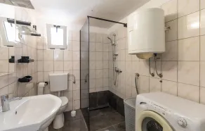 3 Bedroom Amazing Home In Opuzen - Image 2