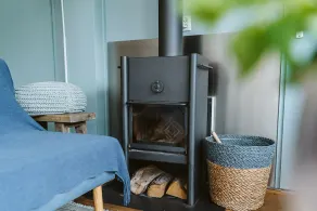 Holiday bungalow in park Prinsenhof, situated closely to the dunes and Noordzeepark. The property includes a very large garden with lots of privacy. There is room to park 2 cars on the property. - Image 2