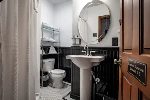 #3 Glacier Lake Trail Shared Bath- Adults Only - Image 5